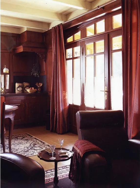 Holiday home Les Roulottes Du Travers Hotel Ajoux France