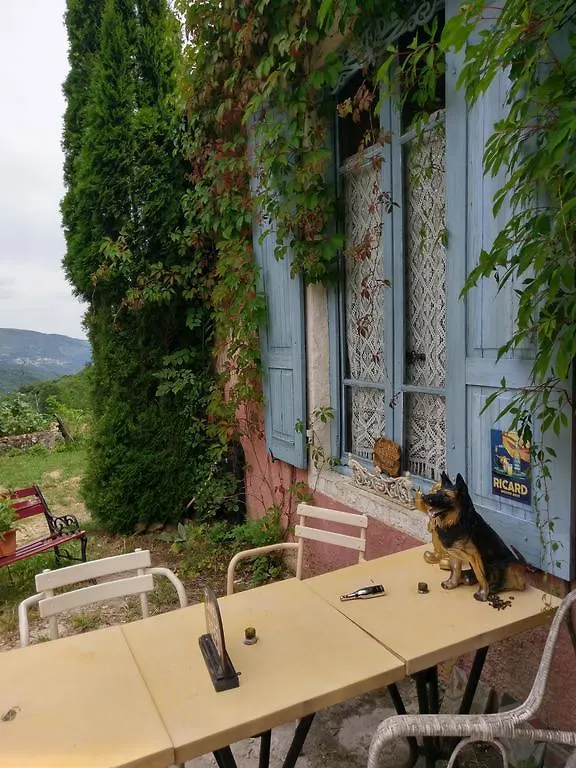Les Roulottes Du Travers Hotel Ajoux