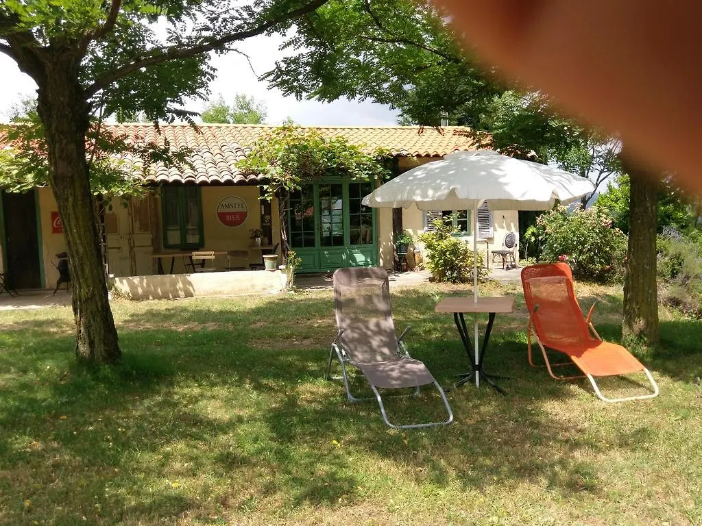 Les Roulottes Du Travers Hotel Ajoux