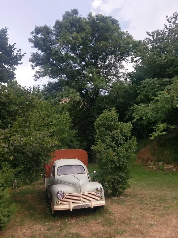 Les Roulottes Du Travers Hotel Ajoux 0*,  France