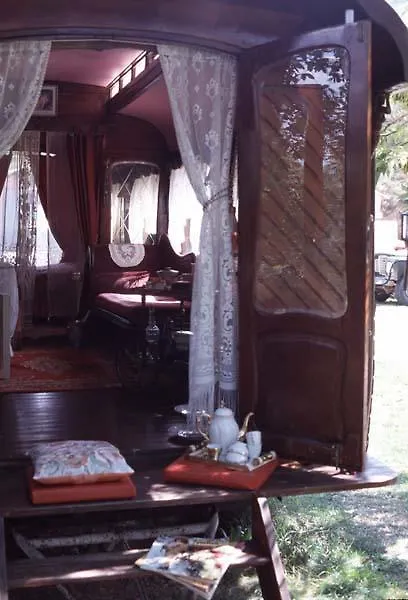 Les Roulottes Du Travers Hotel Ajoux Holiday home