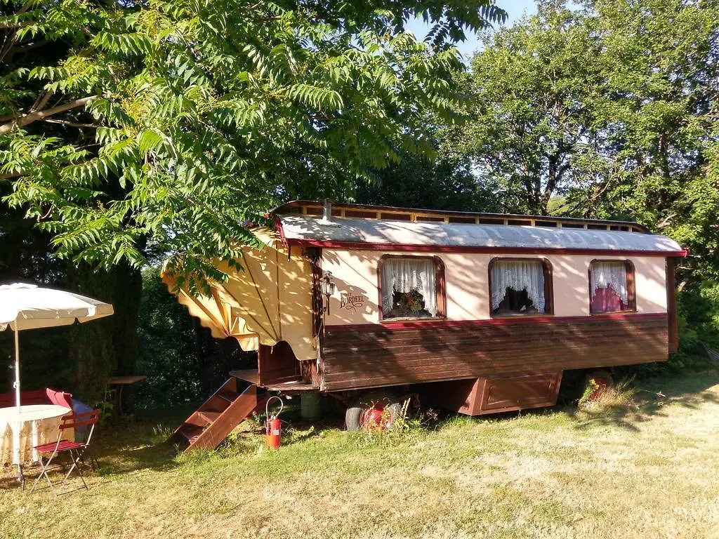 Les Roulottes Du Travers Hotel Ajoux France