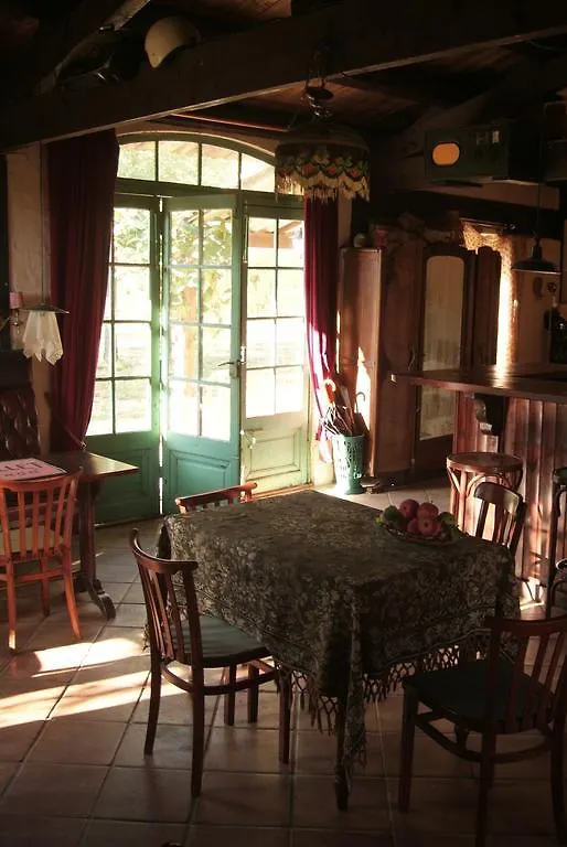 Les Roulottes Du Travers Hotel Ajoux Holiday home
