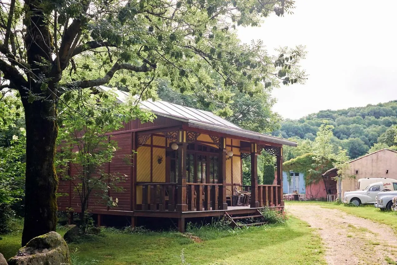 Les Roulottes Du Travers Hotel Ajoux